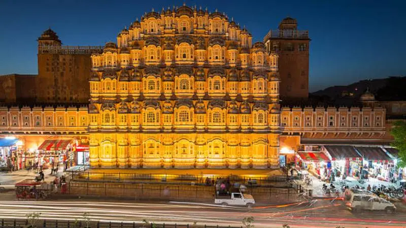 Hawa Mahal: A Spectacular Jewel of Rajput Architecture